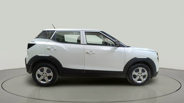Mahindra XUV 3XO thumbnail 7