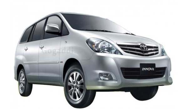 Toyota Innova 2012 2.5 E PS 7 STR BS-IV