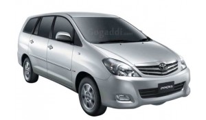 Toyota Innova 2012 2.5 G 8 STR BS-III