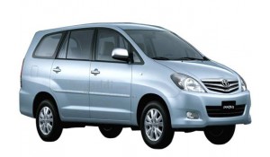 Toyota Innova 2012 2.5 E PS 8 STR BS-IV