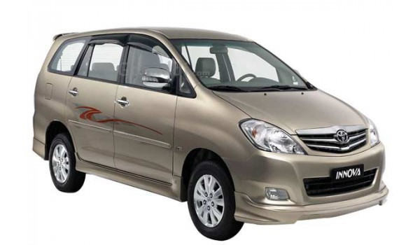 Toyota Innova 2012 2.5 E MS 8 STR BS-IV Toyota Innova 2012 2.5 E MS 8 STR BS-IV