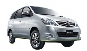 Toyota Innova 2012 2.5 E PS 8 STR BS-III