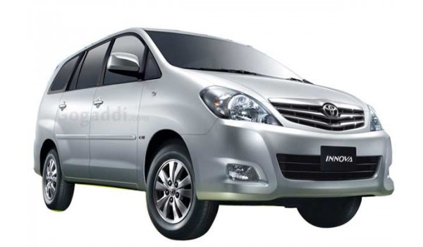 Toyota Innova 2012 2.5 E PS 8 STR BS-III