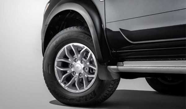 Ford Endeavour 3.0L 4x2 AT Ford Endeavour 3.0L 4x2 AT