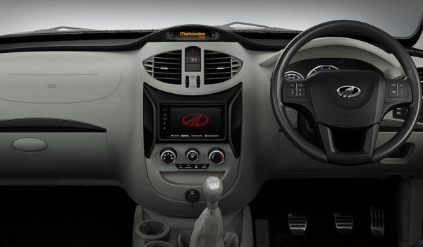 Mahindra NuvoSport N4 Mahindra NuvoSport N4